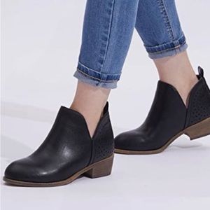 Vepose Black booties